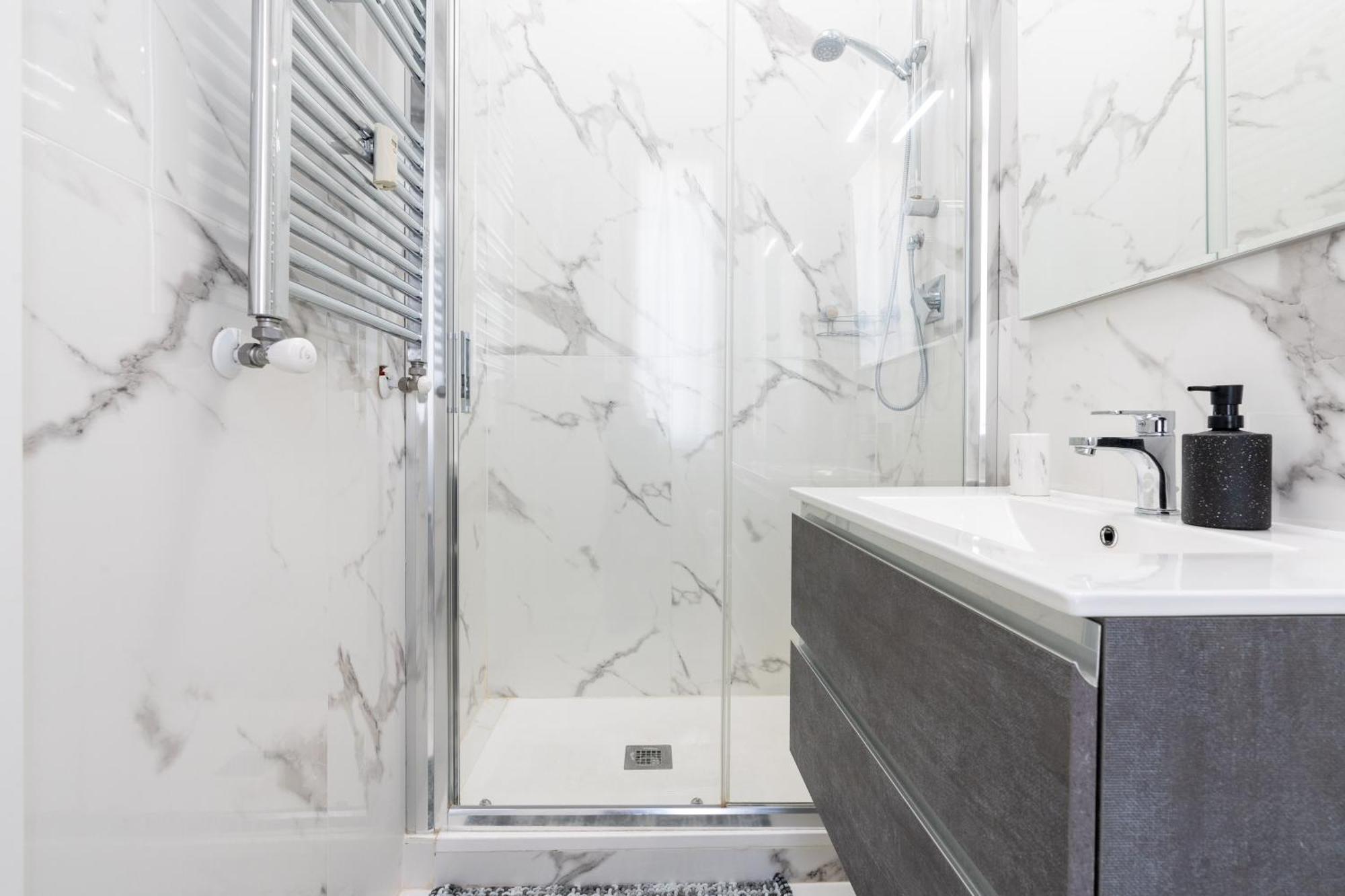 Amazing Apartment Near To Colosseo And Subway Rome Exterior photo